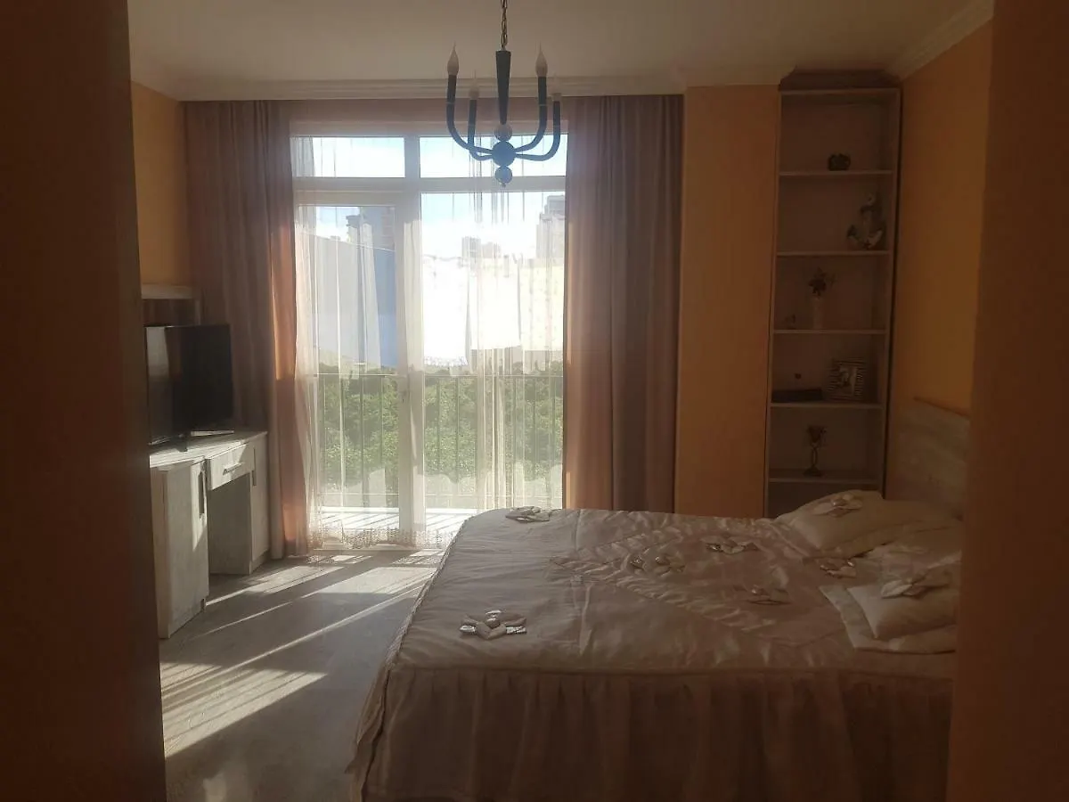 Qeti'S Apartment In Batumi - Angisa